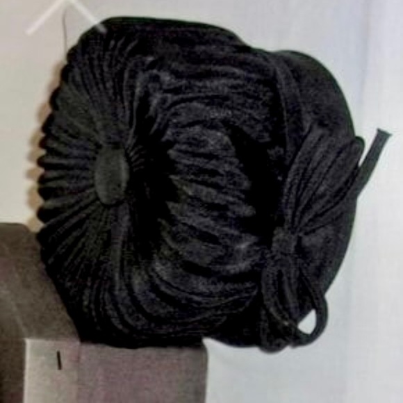 THREE Different 1940’s Ladies HIGH Fashion-Black STUNNING Hats! - Picture 5 of 7